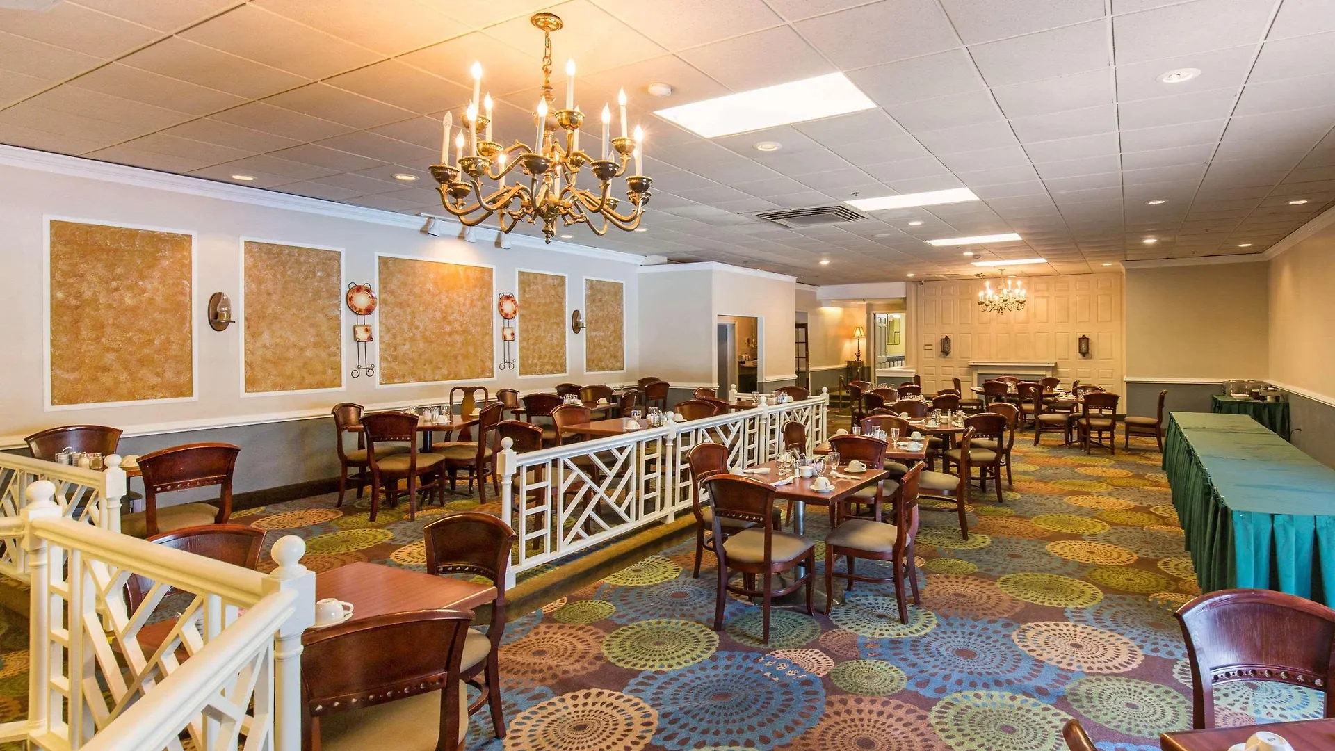 Days Hotel By Wyndham Williamsburg I-64 2*,