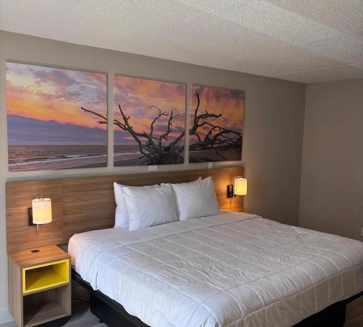 **  Days Hotel By Wyndham Williamsburg I-64 United States
