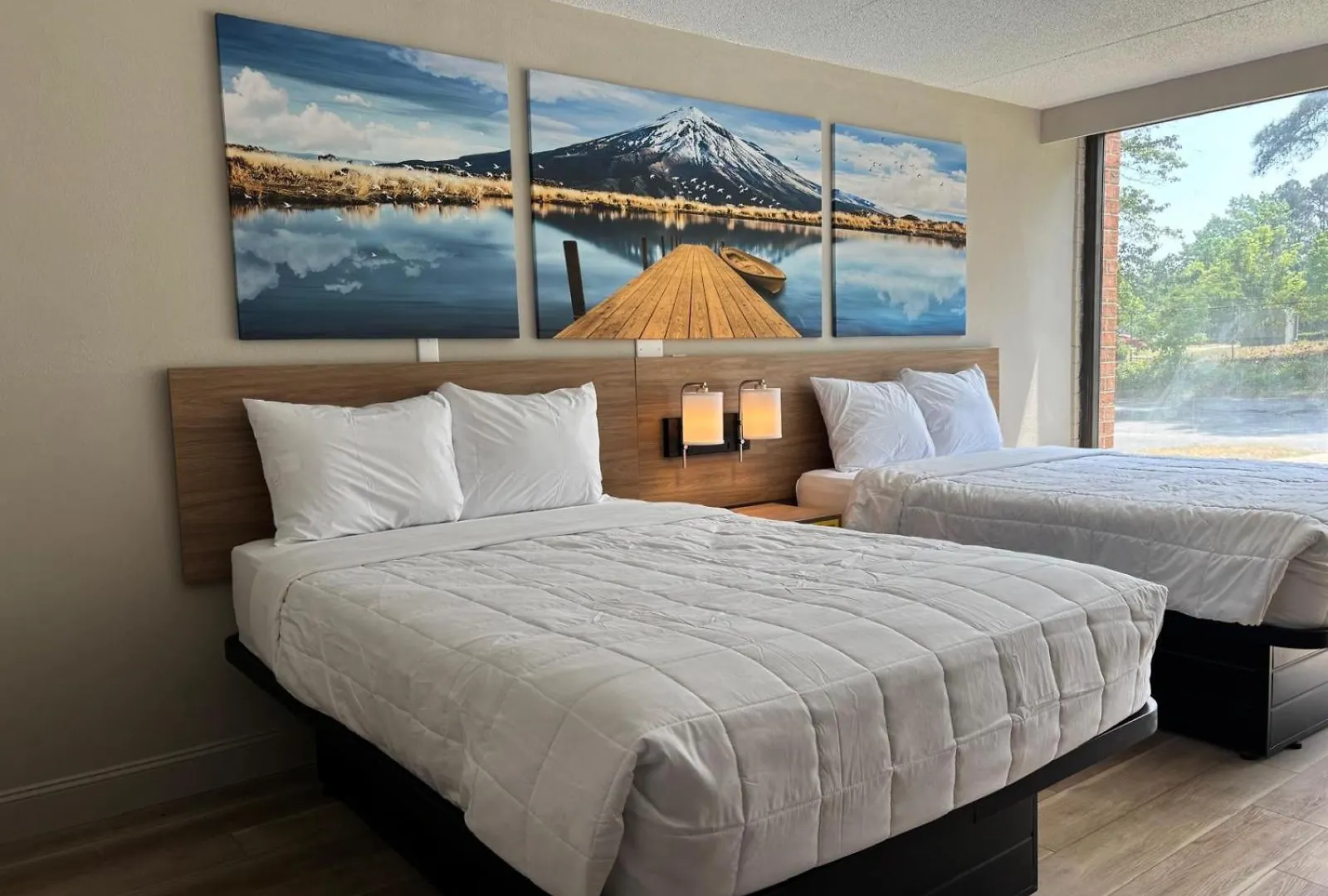 **  Days Hotel By Wyndham Williamsburg I-64 United States